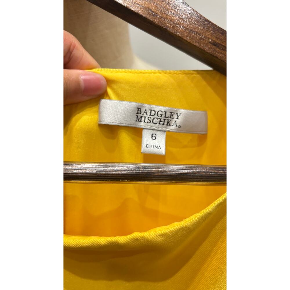 Badgley Mischka Women's Cascading Ruffle Rosette Gown Sleeveless Yellow Size 6 - Picture 7 of 7